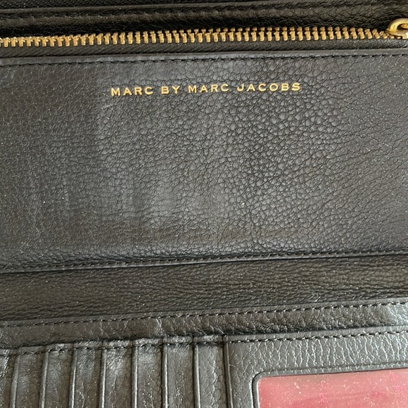 Marc by Marc jacobs wallet - Picture 4 of 5